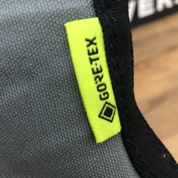 CONVERSE HIGH TOP BRAND NEW - Picture 11 of 15